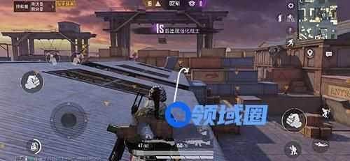 和平精英突变团竞箱子怎么跳上去