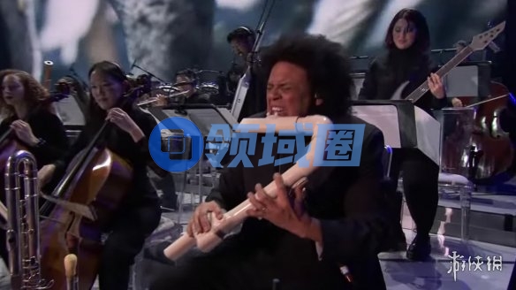 TGA笛子哥携怪异乐器回归 庆《33号远征队》横扫九奖